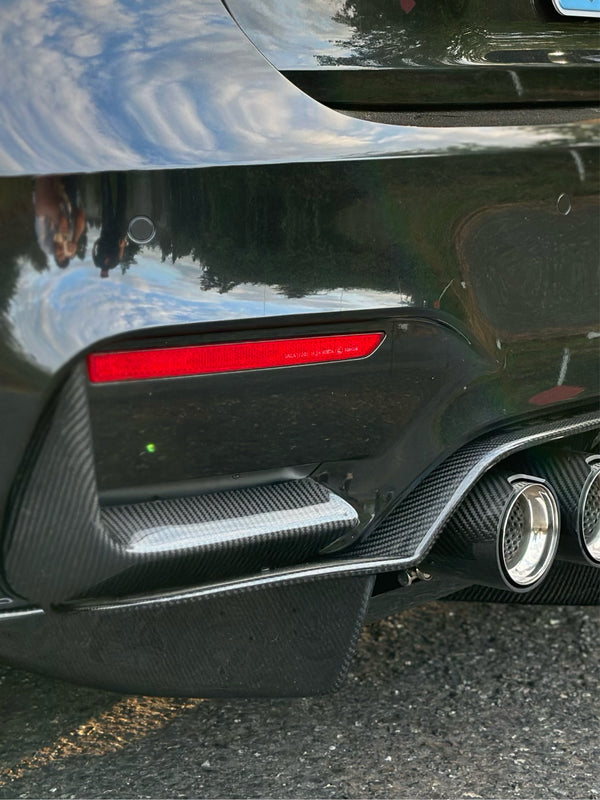 F8X M Performance Style Carbon Rear Splitter
